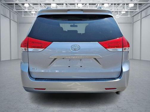 2014 Toyota Sienna XLE
