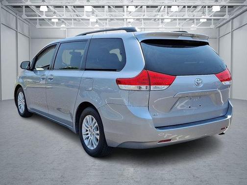 2014 Toyota Sienna XLE