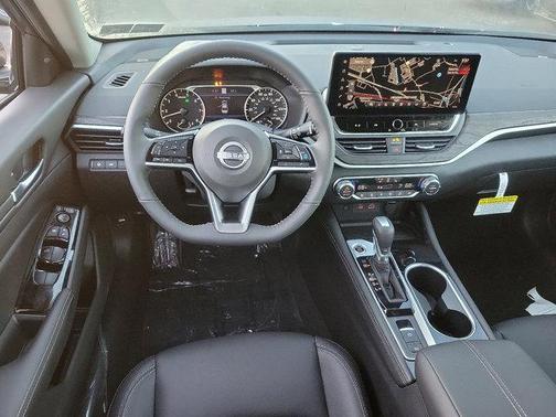 2025 Nissan Altima SL FWD