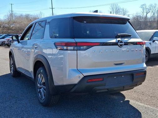 2025 Nissan Pathfinder S 4WD