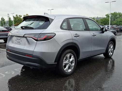 Lunar Silver Metallic 2024 Honda HR-V LX