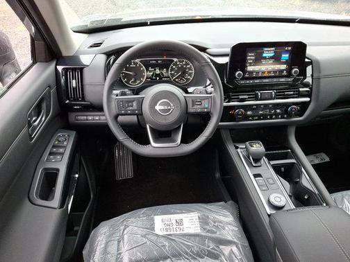 2025 Nissan Pathfinder SV 4WD