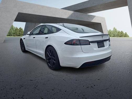White 2023 Tesla Model S Plaid
