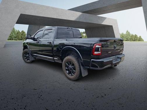 Diamond Black Crystal Pearlcoat 2022 RAM 2500 Limited Crew Cab 4x4 6'4' Box