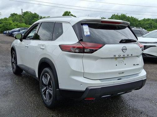 2025 Nissan Rogue SL
