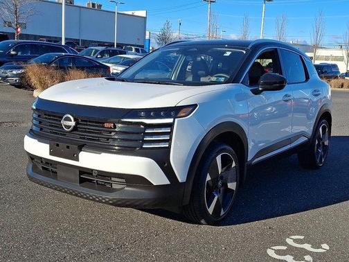 2025 Nissan Kicks SR