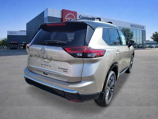 Champagne Silver Metallic/Super Black 2026 Nissan Rogue Platinum