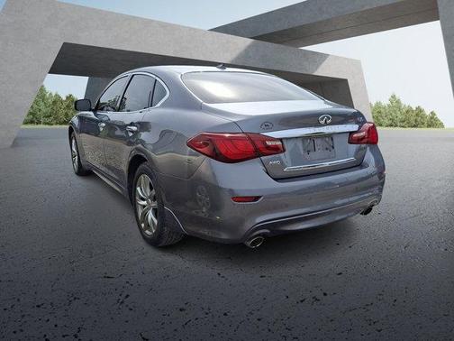 2017 INFINITI Q70 3.7X