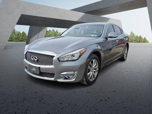 2017 INFINITI Q70 3.7X