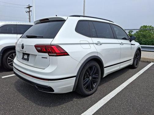 2022 Volkswagen Tiguan 2.0T SE R-Line Black 4MOTION