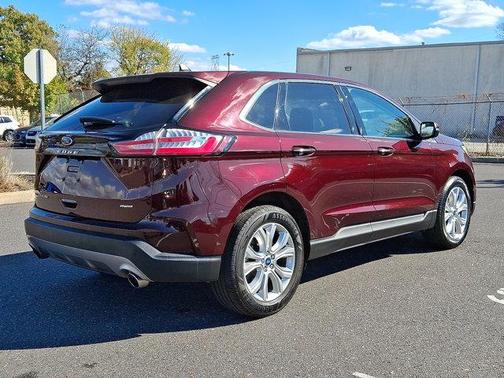 2022 Ford Edge Titanium