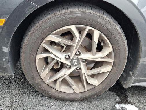 2022 Hyundai SONATA SEL