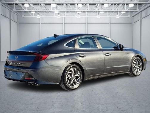 2022 Hyundai SONATA SEL