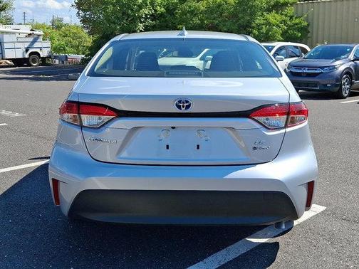 2025 Toyota Corolla Hybrid LE