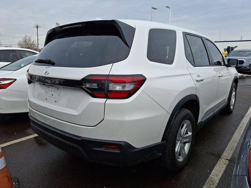 2023 Honda Pilot AWD LX