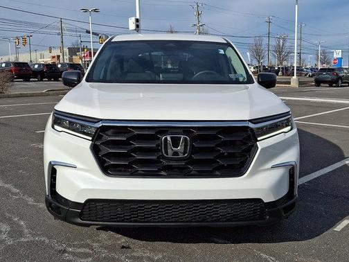 2023 Honda Pilot AWD LX