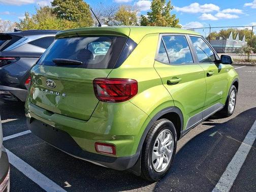 2023 Hyundai VENUE SE