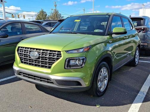 2023 Hyundai VENUE SE
