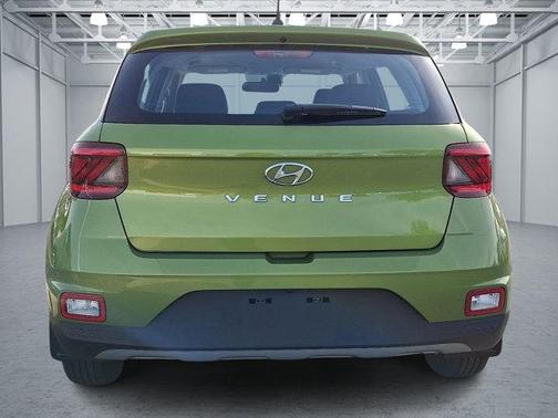 2023 Hyundai VENUE SE