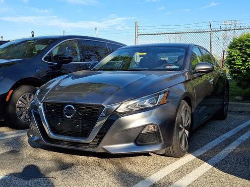 Gun Metallic 2022 Nissan Altima 2.5 SV
