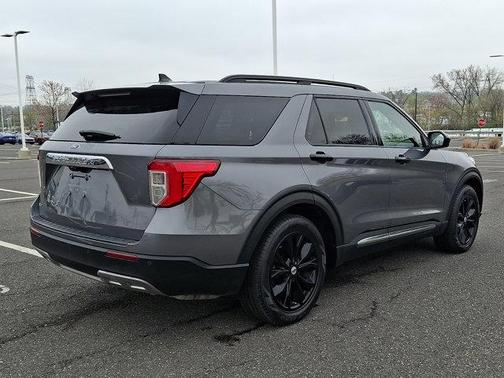 Carbonized Gray Metallic 2022 Ford Explorer XLT
