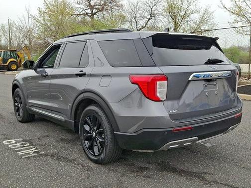 Carbonized Gray Metallic 2022 Ford Explorer XLT