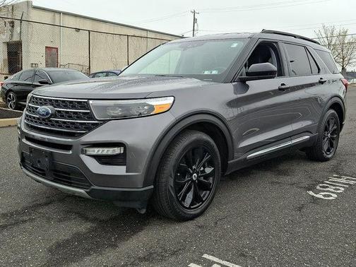 Carbonized Gray Metallic 2022 Ford Explorer XLT