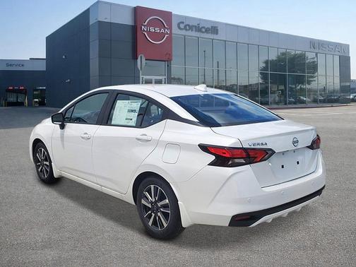 Aspen White Tricoat 2025 Nissan Versa 1.6 SV