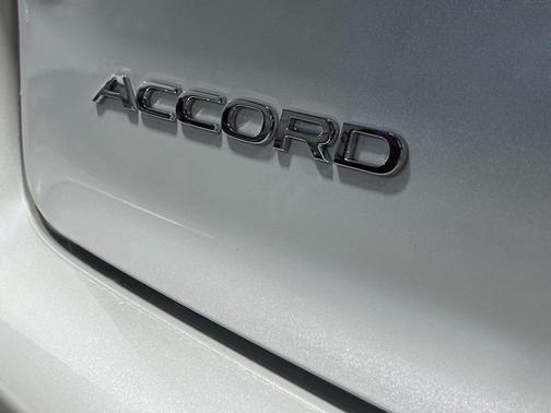 Platinum White Pearl 2026 Honda Accord SE