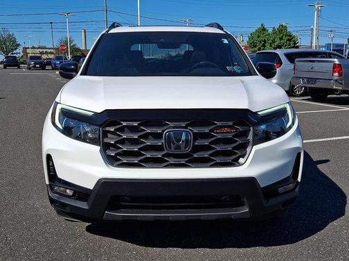 Platinum White Pearl 2023 Honda Passport AWD TrailSport