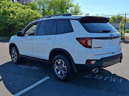 Platinum White Pearl 2023 Honda Passport AWD TrailSport