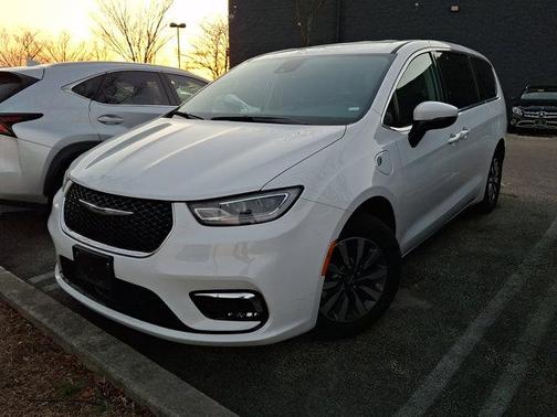 2023 Chrysler Pacifica Hybrid Touring L