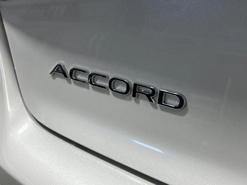 Platinum White Pearl 2026 Honda Accord SE