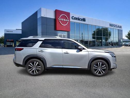Brilliant Silver Metallic 2023 Nissan Pathfinder Platinum 4WD
