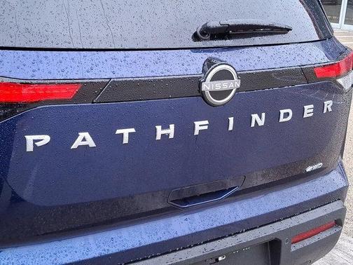 2025 Nissan Pathfinder SV 4WD