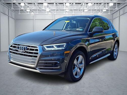 Black 2019 Audi Q5 45 Premium