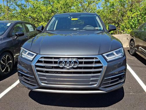 Black 2019 Audi Q5 45 Premium