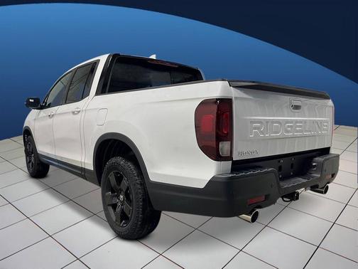 Platinum White Pearl 2026 Honda Ridgeline Black
