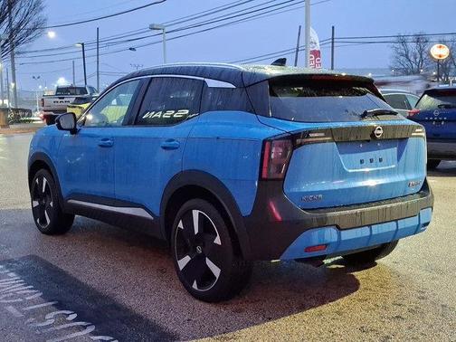 2025 Nissan Kicks SR