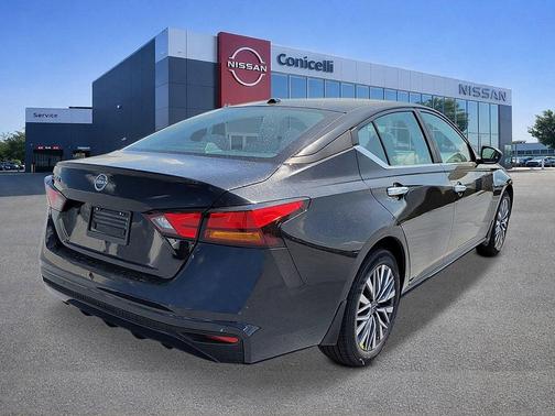 Super Black 2026 Nissan Altima SV FWD
