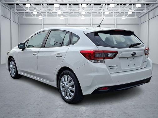 Crystal White Pearl 2022 Subaru Impreza Base