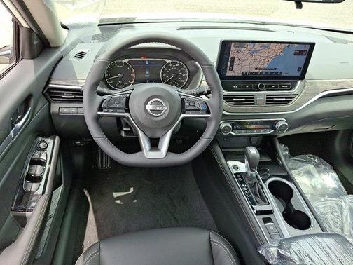 2025 Nissan Altima SL FWD