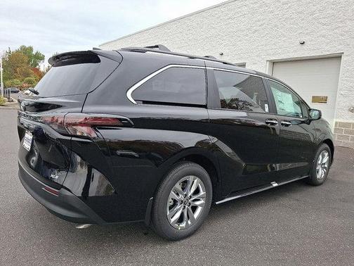 2025 Toyota Sienna XLE