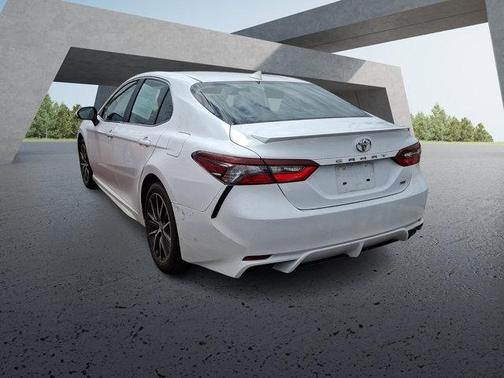 Ice Cap 2024 Toyota Camry SE