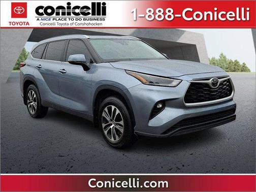 Moon Dust 2023 Toyota Highlander XLE