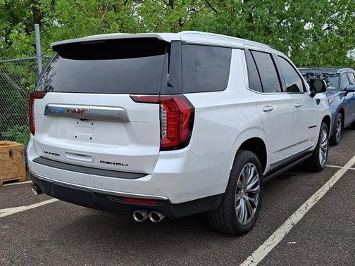 White Frost Tricoat 2022 GMC Yukon Denali