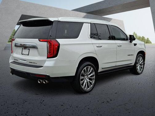 White Frost Tricoat 2022 GMC Yukon Denali