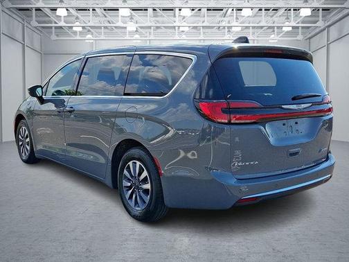 Ceramic Gray Clearcoat 2023 Chrysler Pacifica Hybrid Touring L