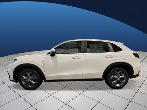 Platinum White Pearl 2026 Honda HR-V LX