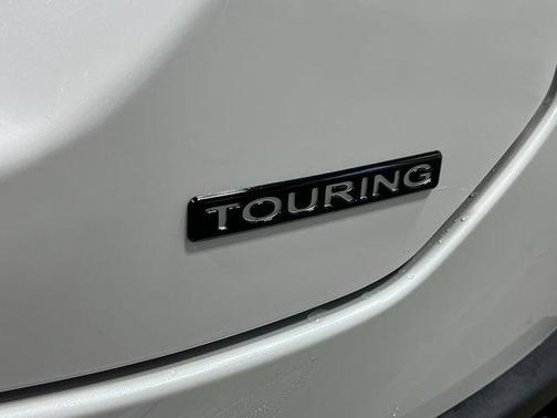 Platinum White Pearl 2026 Honda Pilot Touring 8-Passenger